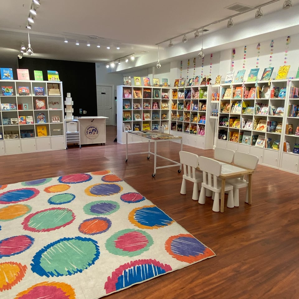 Photo of interior of Los Amigos Books