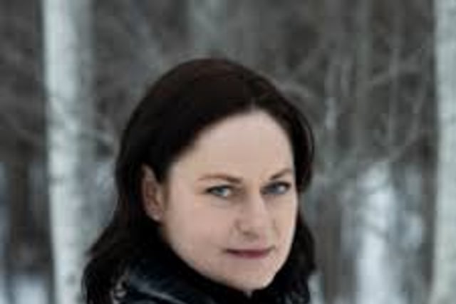 Author Sara Maurer